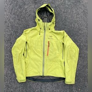 arc’teryx womens windbreaker/raincoat
